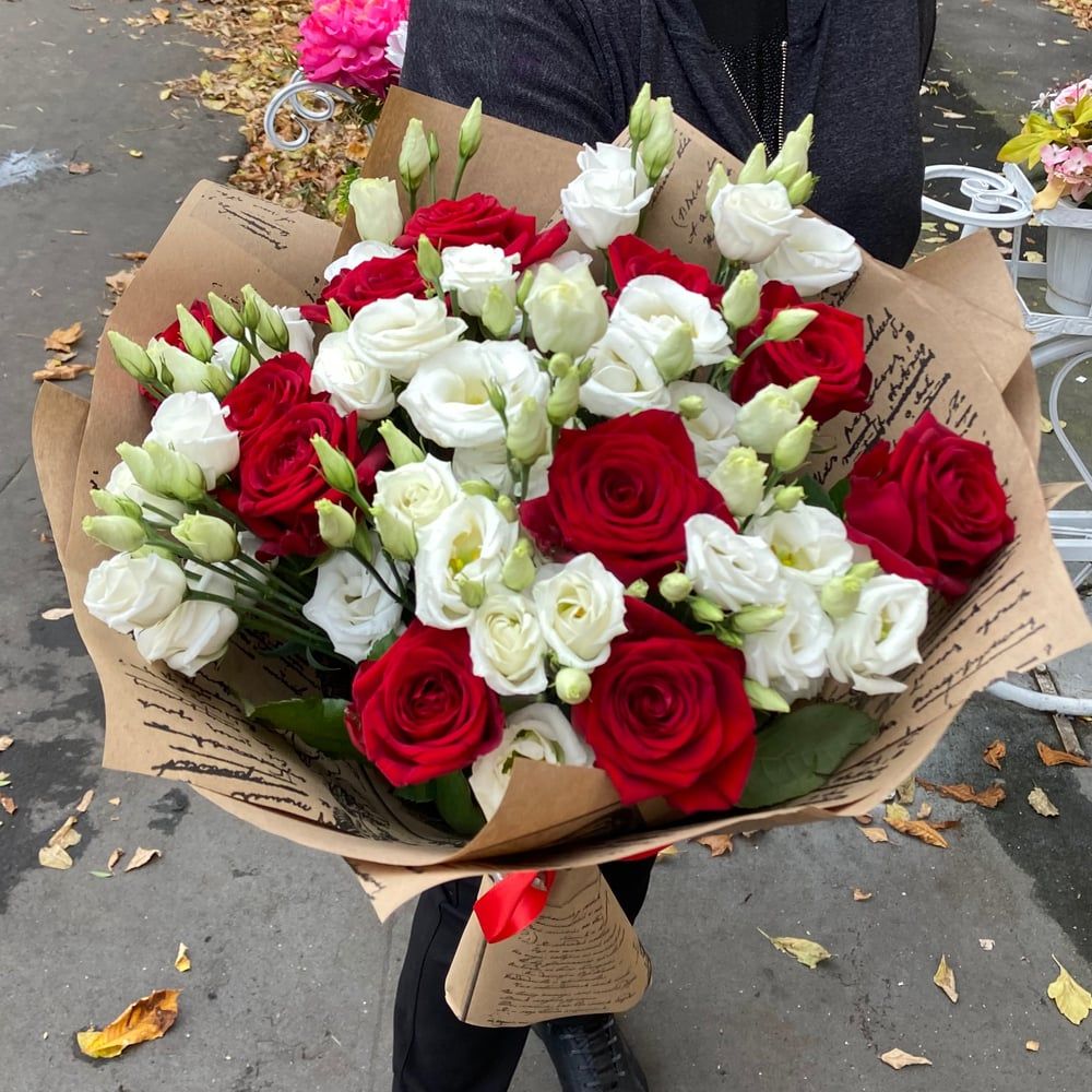 Микс розы и эустома